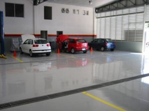 Промышленные полы для автосервисов и автосалонов